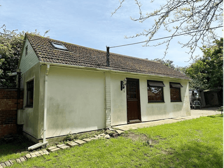 Lot 174 - Land With Building, Caravan And Swimming Pool In Rural Location